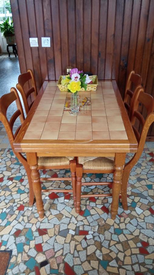 Chantilly ,Petit Dejeuner Et Table D'Hotes Possible Noyers  Екстериор снимка