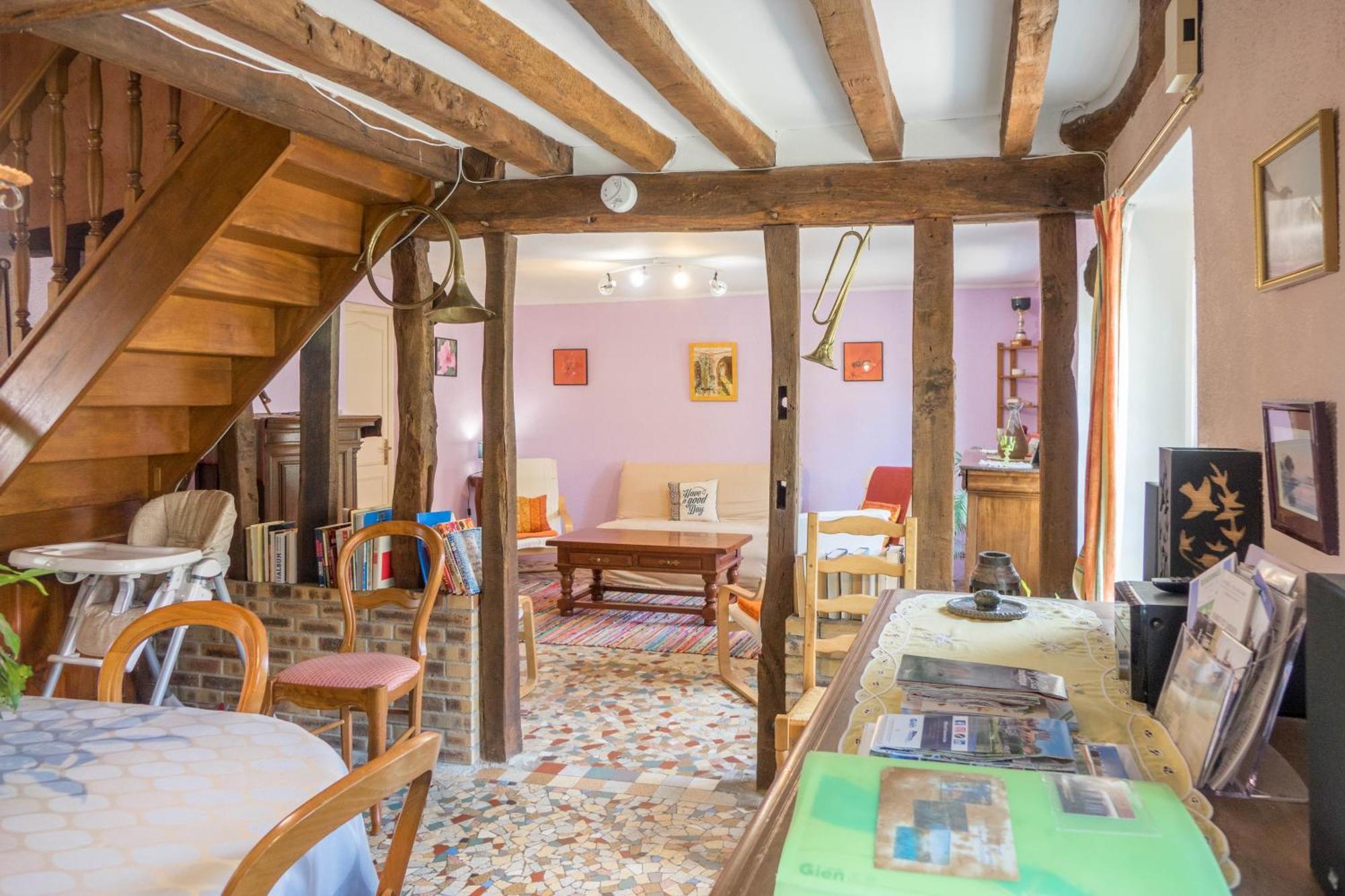 Chantilly ,Petit Dejeuner Et Table D'Hotes Possible Noyers  Екстериор снимка
