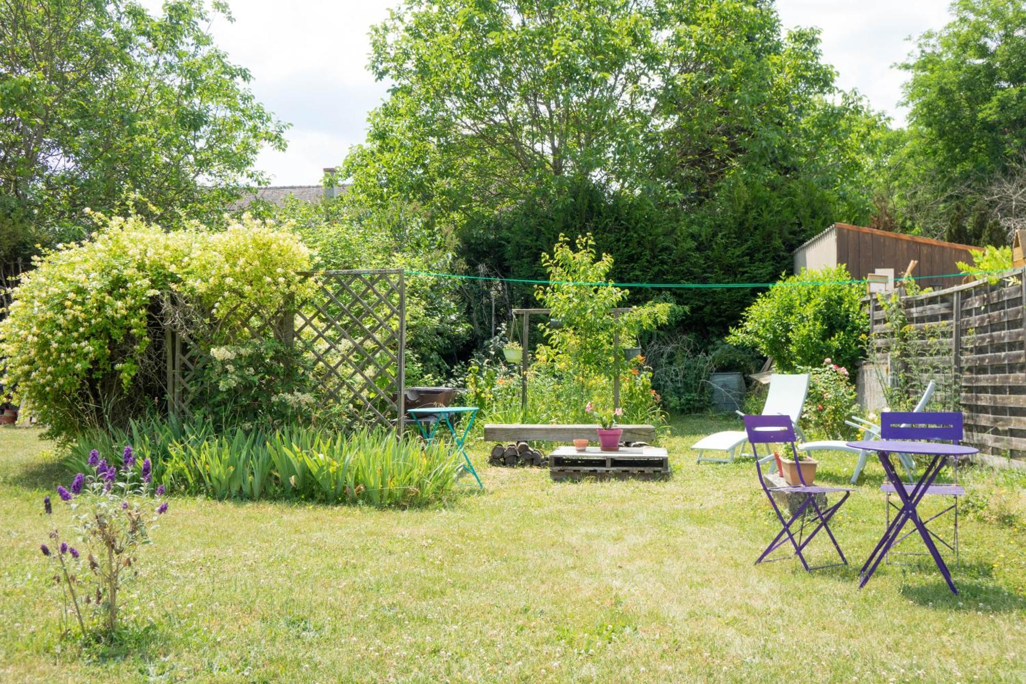 Chantilly ,Petit Dejeuner Et Table D'Hotes Possible Noyers  Екстериор снимка